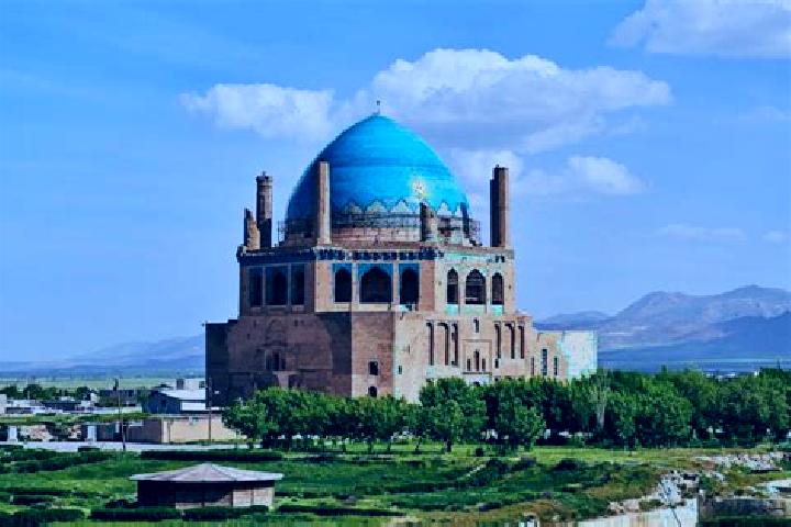Violet, 32 — Escort in Soltaniyeh, Iran