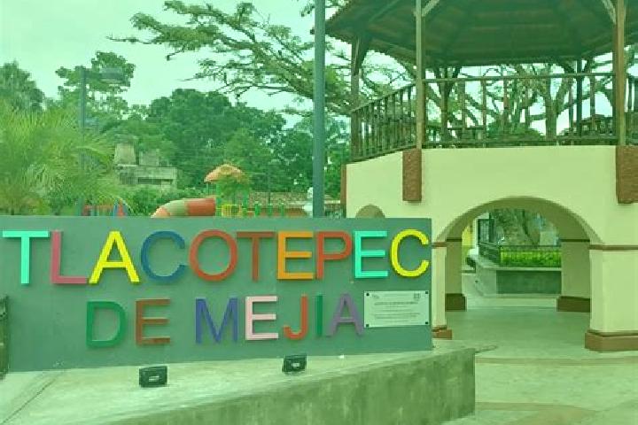 Violet, 32 — Escort in Tlacotepec de Mejia, Mexico