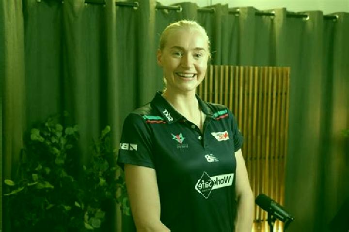 Violet, 32 — Escort in Weston, Australia