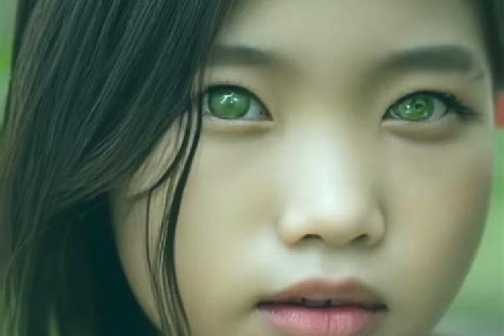 Violet, 33, a black green-eyed asian companion based in Objazda. Offering Domination, Roleplay, Striptease. Available for incall and outcall, day and evening...