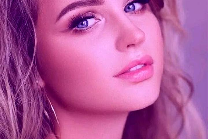 Violet, 33, a dark blonde blue-eyed mediterranean companion based in Fatehgarh Churian. Offering CIM, BDSM, Dinner Date, Domination, A-Level. Available for i...