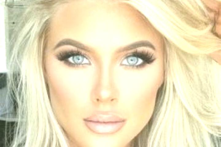 Violet, 33, a platinum blonde green-eyed latina companion based in Vovkove. Offering Fetish, Duos. Available for incall and outcall, day and evening dates.