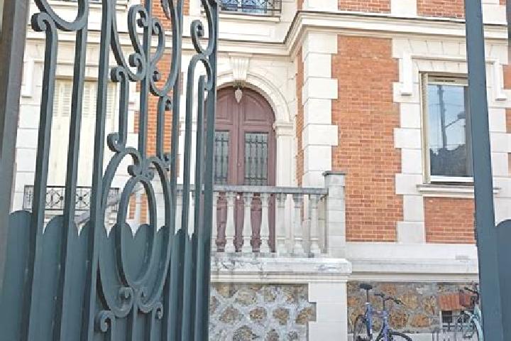 Violet, 33 — Escort in Ablon-sur-Seine, France