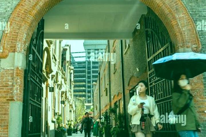 Violet, 33 — Escort in Anning Xilu, China