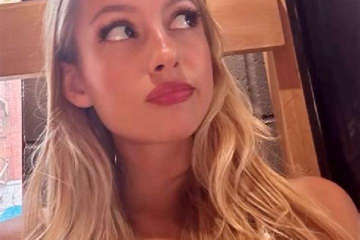 Violet, 33 — Escort in Dobson, United States