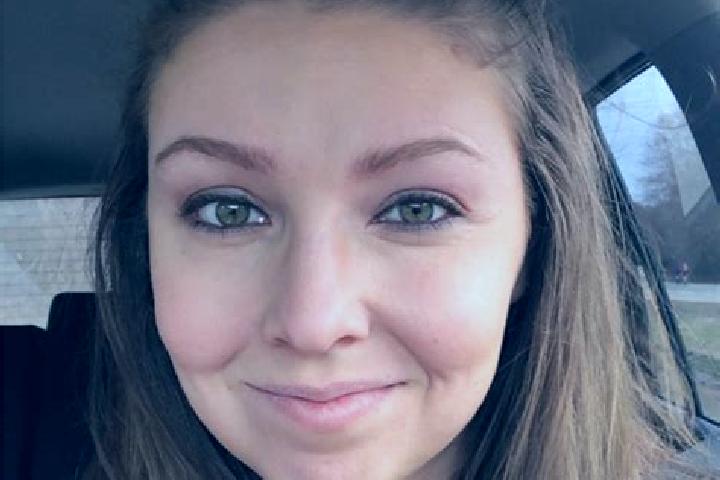 Violet, 33 — Escort in Kenyon, United States