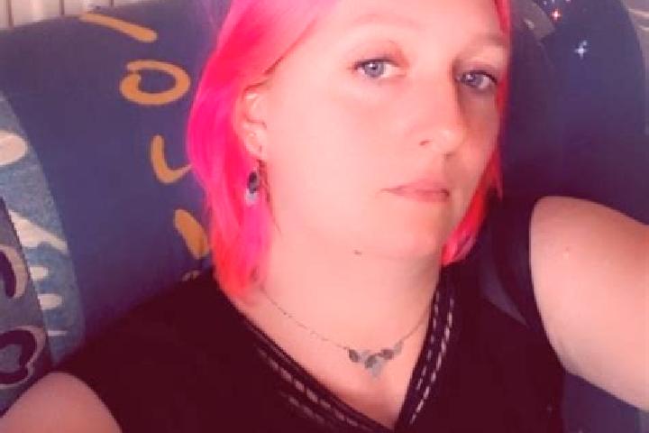 Violet, 33 — Escort in Saillenard, France