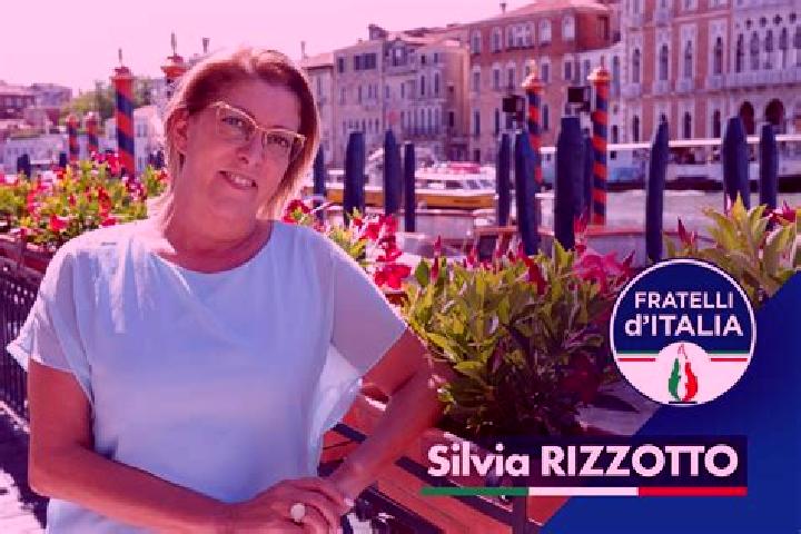 Violet, 33 — Escort in San Zenone, Italy