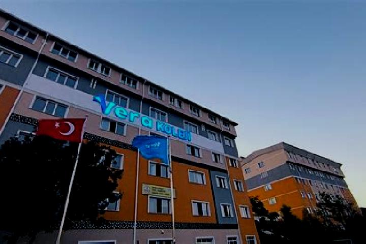 Violet, 33 — Escort in Yelkesen, Turkey