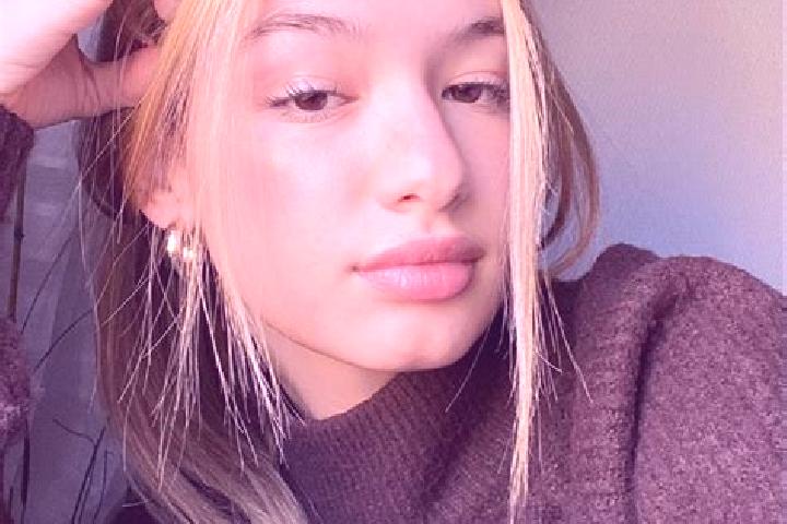 Violet, 34, a blonde brown-eyed indian companion based in Juneda. Offering Erotic Massage, Striptease, Girlfriend Experience. Available for incall and outcal...