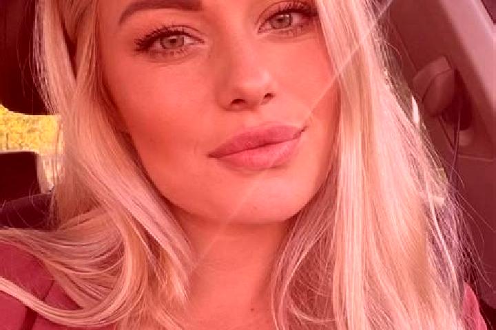 Violet, 34, a blonde hazel-eyed mediterranean companion based in Palo Blanco. Offering Striptease, CIM, OWO, Party Girl. Available for incall and outcall, da...