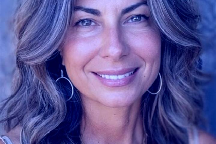 Violet, 34, a brunette grey-eyed latina companion based in Chongos Bajo. Offering Fetish, Travel Companion. Available for incall and outcall, overnight booki...