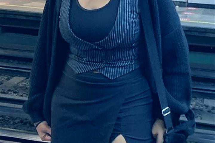Violet, 34 — Escort in Akcakoey, Turkey