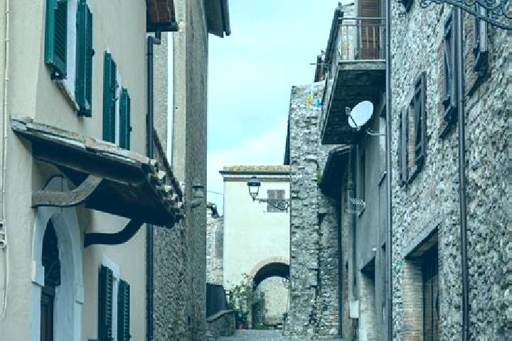 Violet, 34 — Escort in Avigliano Umbro, Italy