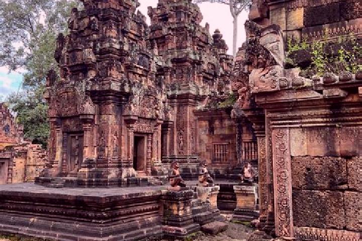 Violet, 34 — Escort in Banteay Srei, Cambodia