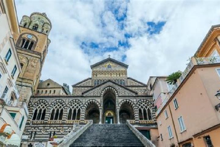 Violet, 34 — Escort in Castronuovo di Sant Andrea, Italy