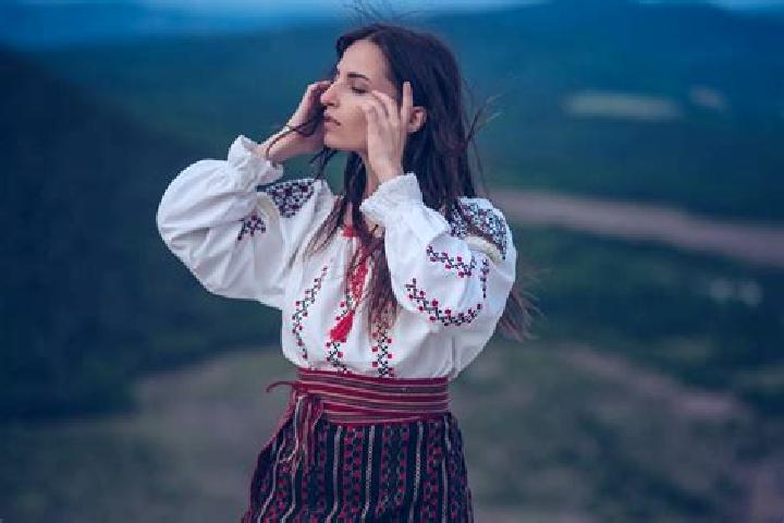 Violet, 34 — Escort in Cotofenii din Fata, Romania