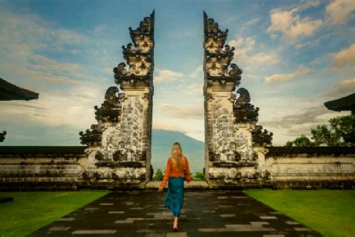 Violet, 34 — Escort in Lampuyang, Indonesia