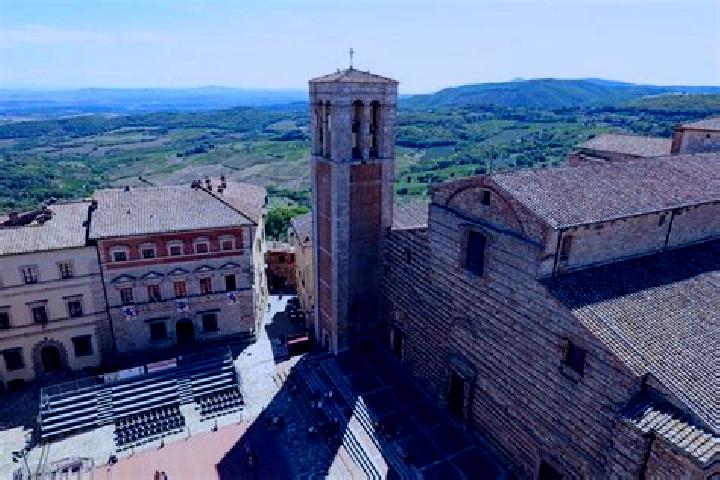 Violet, 34 — Escort in Montepulciano, Italy