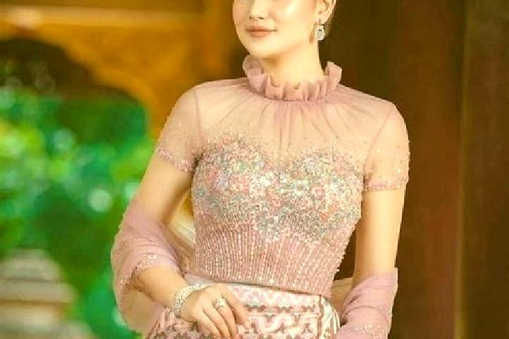 Violet, 34 — Escort in Myo Thit Ka, Myanmar