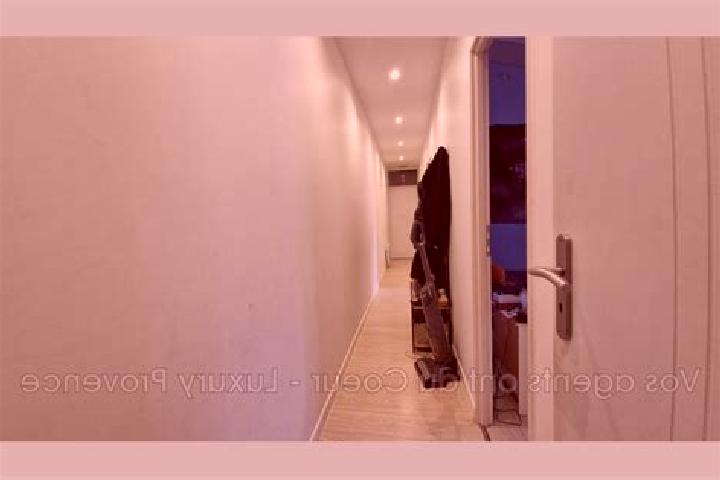 Violet, 34 — Escort in Rousset, France