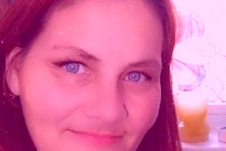 Violet, 35, a auburn dark-eyed slavic companion based in Schiulesti. Offering A-Level, Party Girl, 69. Available for incall and outcall, day and evening dates.
