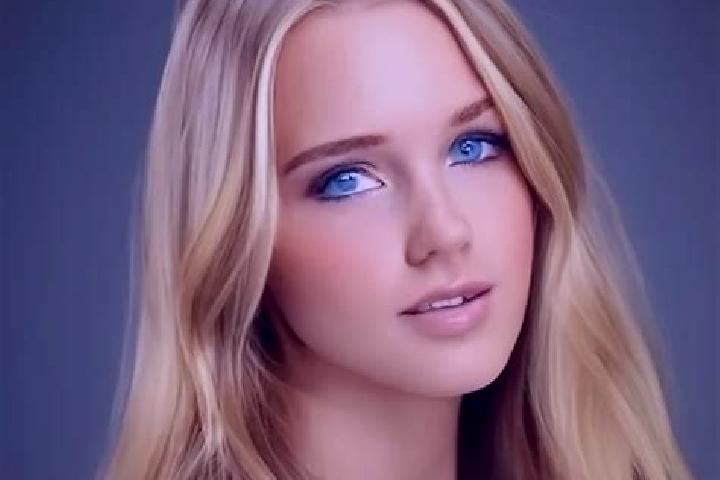 Violet, 35, a blonde amber-eyed slavic companion based in Blackheath. Offering Party Girl, Massage. Available for incall and outcall, overnight bookings avai...