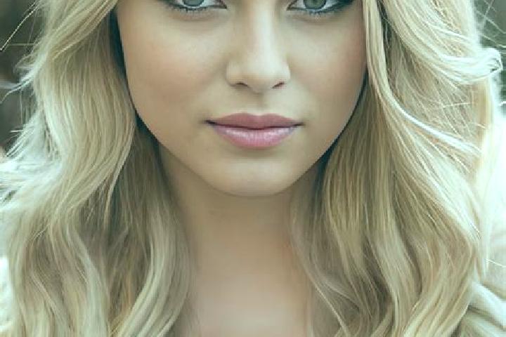 Violet, 35, a blonde green-eyed caucasian companion based in Swierklaniec. Offering Deep French Kissing, A-Level, Girlfriend Experience, Erotic Massage, CIM....
