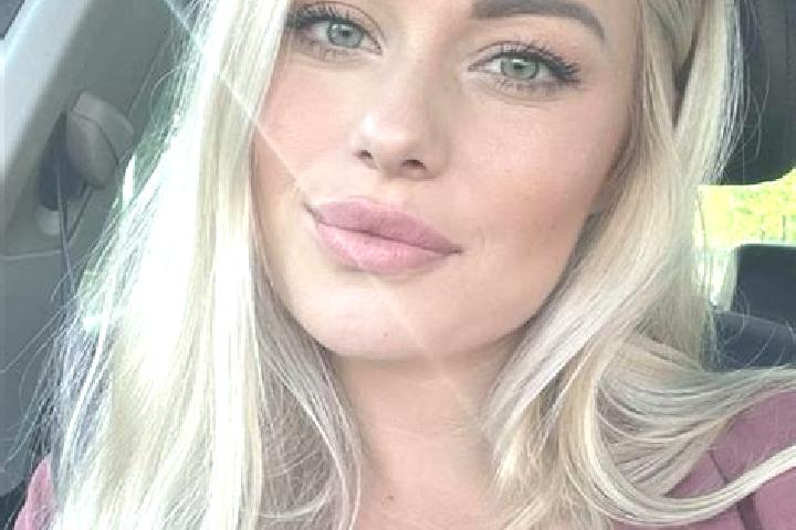 Violet, 35, a blonde hazel-eyed caribbean companion based in Mahabaleshwar. Offering Couples, Striptease, Domination. Available for incall and outcall, overn...