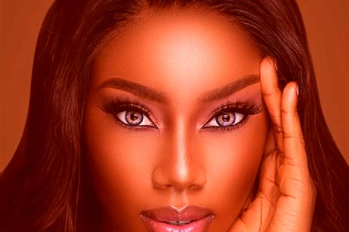 Violet, 35, a dark blonde blue-eyed ebony companion based in Diebougou. Offering OWO, Travel Companion. Available for incall and outcall, day and evening dates.