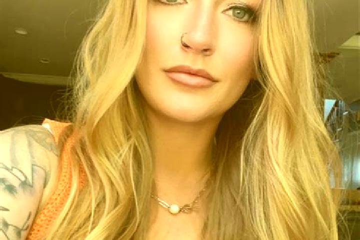 Violet, 35 — Escort in Beals, United States
