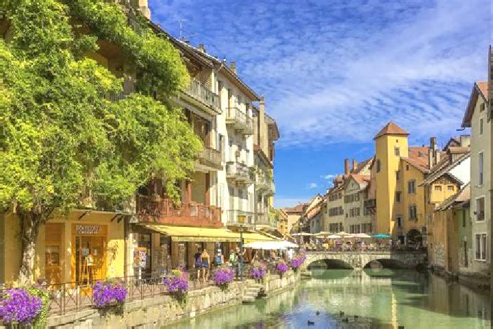 Violet, 35 — Escort in Fontenoy, France
