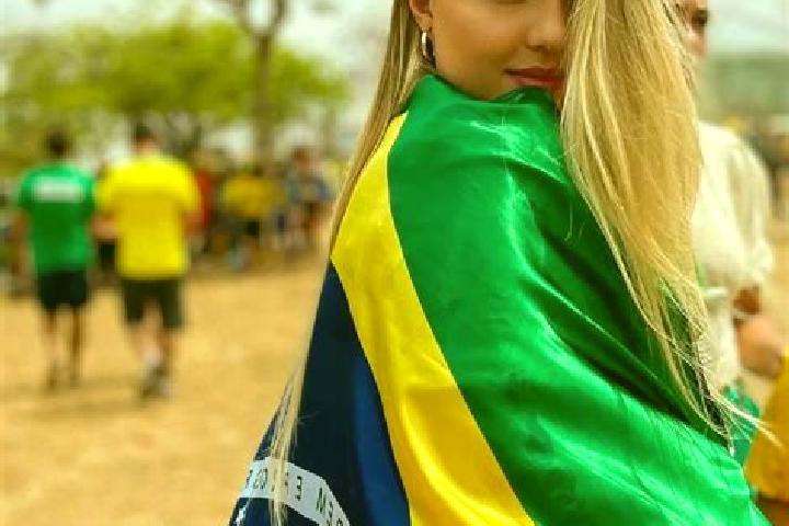 Violet, 35 — Escort in Juscimeira, Brazil