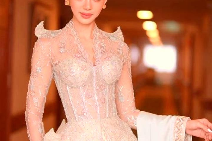 Violet, 35 — Escort in Klonhtoug, Myanmar