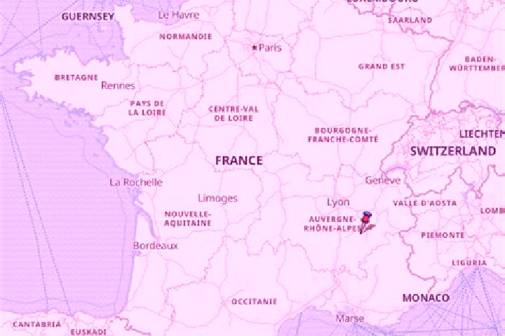 Violet, 35 — Escort in La Faye, France