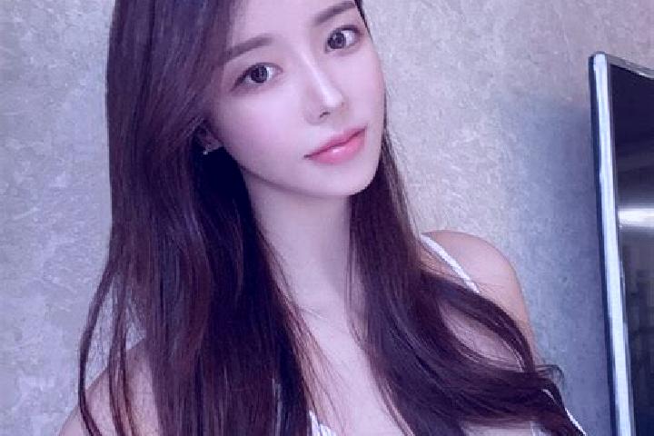 Violet, 35 — Escort in Limushan, China
