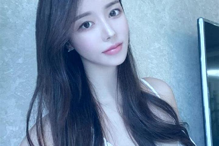 Violet, 35 — Escort in Mahaokou, China