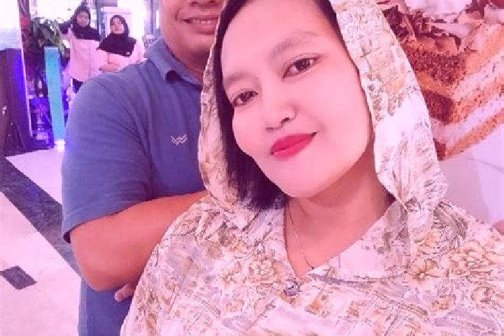 Violet, 35 — Escort in Plumbon, Indonesia