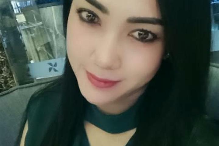 Violet, 35 — Escort in Surabaya, Indonesia