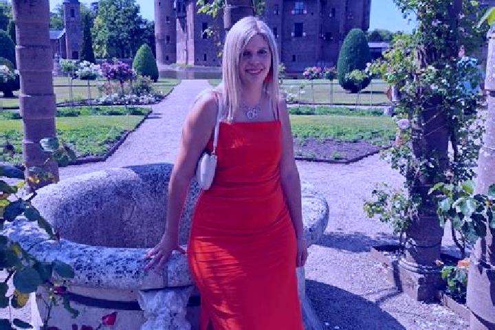 Violet, 35 — Escort in Winnen, Germany