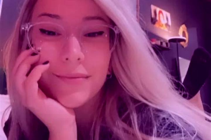 Violet, 36, a blonde dark-eyed mixed companion based in San Juan Huactzinco. Offering Striptease, OWO, Overnight. Available for incall and outcall, day and e...