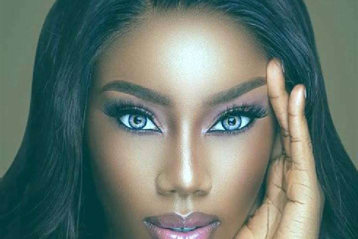 Violet, 36, a brunette blue-eyed ebony companion based in Kyongsong. Offering OWO, Duos, GFE. Available for incall and outcall, day and evening dates.
