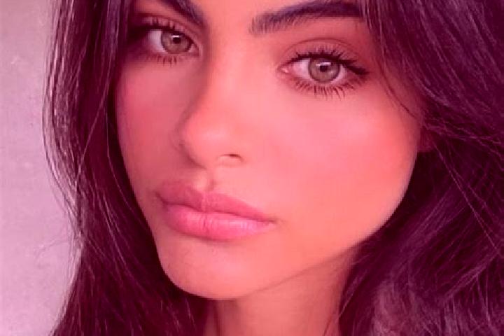 Violet, 36, a dark blonde dark-eyed indian companion based in Endarasha. Offering Erotic Massage, Girlfriend Experience, Roleplay, Travel Companion. Availabl...