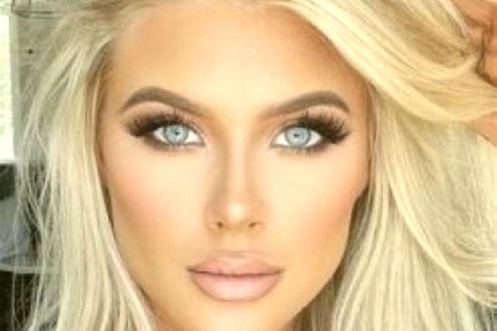 Violet, 36, a platinum blonde hazel-eyed mixed companion based in Reynella East. Offering Striptease, BDSM, Dinner Date. Available for incall and outcall, da...