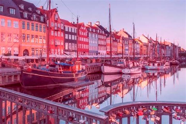 Violet, 36 — Escort in Bredebro, Denmark