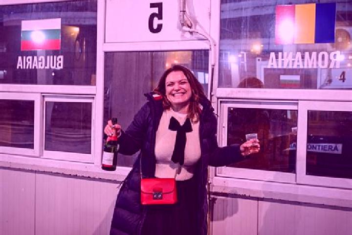 Violet, 36 — Escort in Gorunesti, Romania