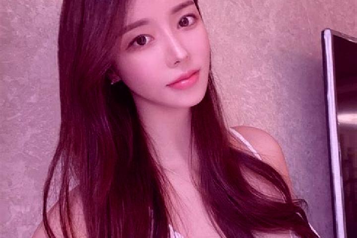 Violet, 36 — Escort in Haiyangsuo, China