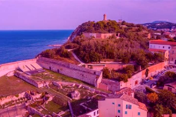 Violet, 36 — Escort in Sant Elpidio a Mare, Italy