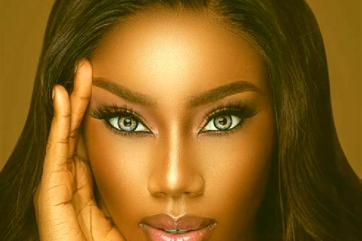 Violet, 37, a chestnut blue-eyed ebony companion based in Keperra. Offering Roleplay, A-Level. Available for incall and outcall, overnight bookings available.