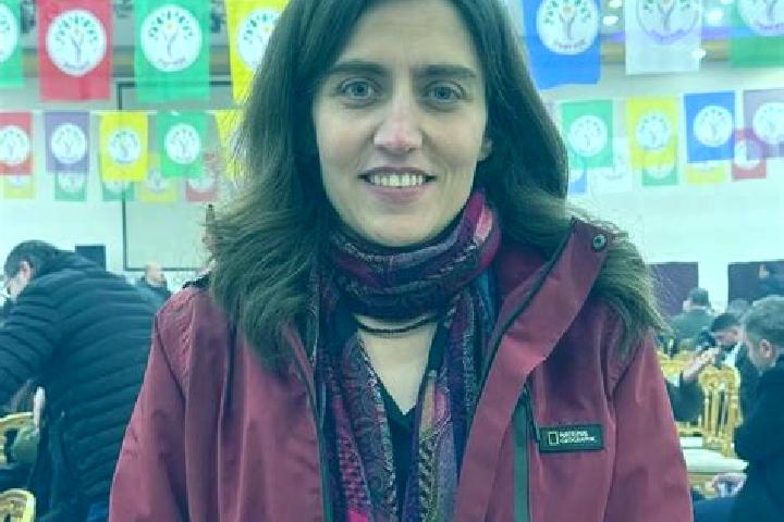 Violet, 37 — Escort in Ikikoeprue, Turkey